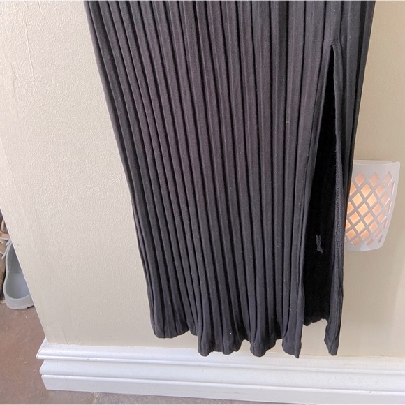 Dynamite Scoop Neck Black Ribbed Stretchy Long sleeve bodycon Midi Dress - Picture 3 of 5